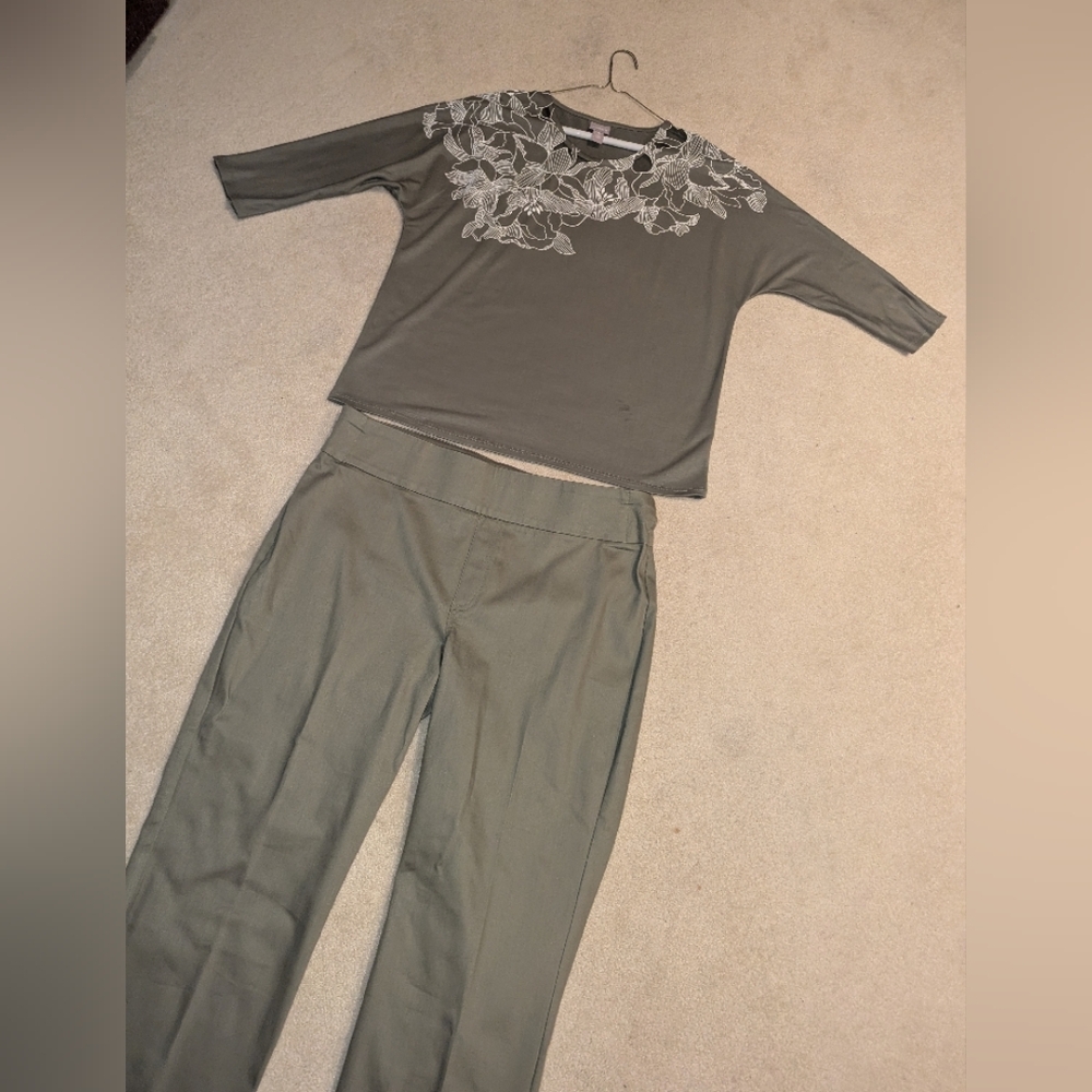 Chico's Olive Green Floral Top and Pants Set